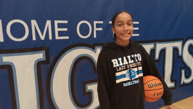 Rialto junior Carrington Davis girls basketball photos by John Murphy 1-1-2024122620235